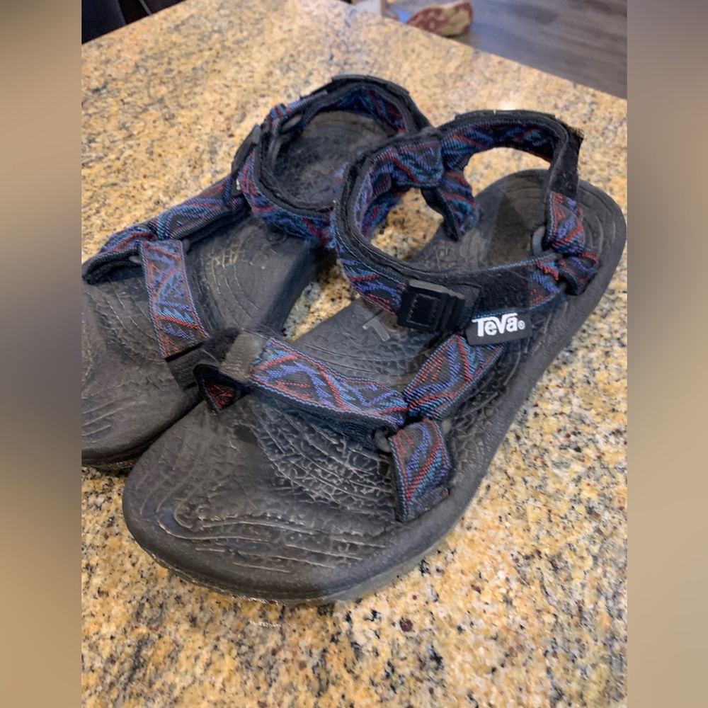 Teva women’s Sandals women’s size 8 - Picture 3 of 9